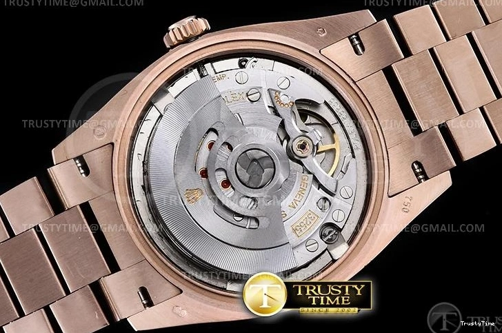 1210 RDD0223A – DayDate 36mm Packable 702